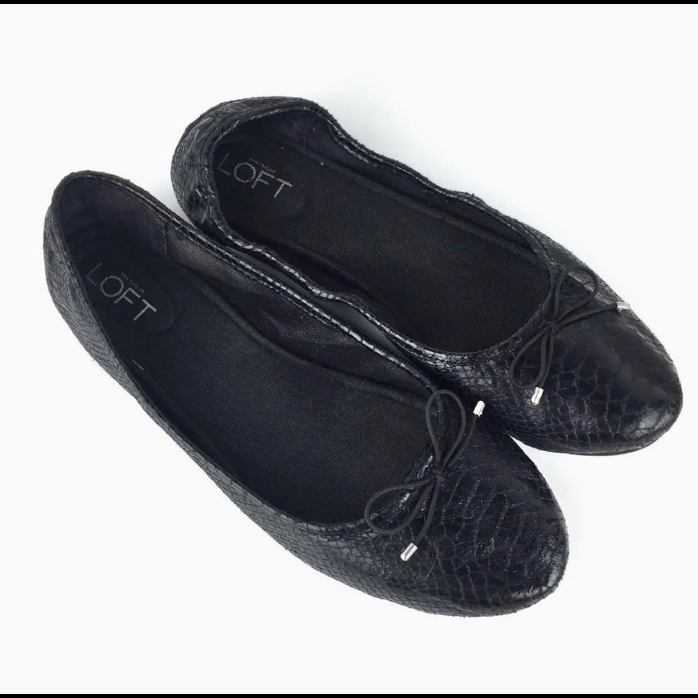 Ladies loft size 8 flats snakeskin